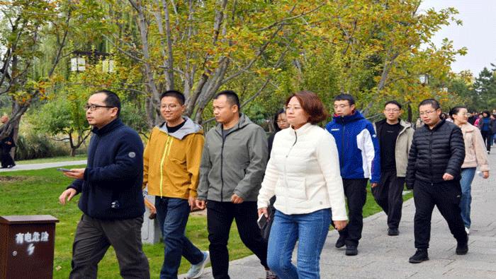 北京市审计局开展通州大运河景区健步走活动