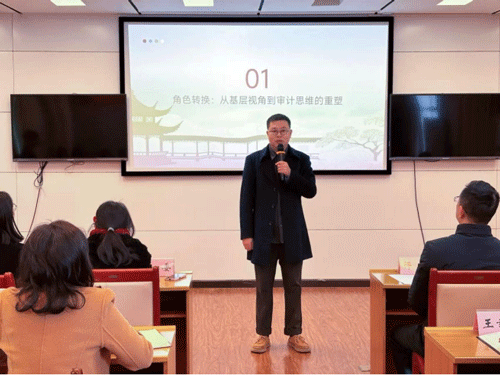 演讲台上言壮志 青春场内话担当 演讲台上言壮志 青春场内话担当