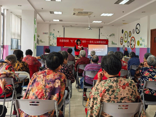 【江苏省苏州市张家港市】张家港审计：普法宣传进社区，民法典守护“夕阳红”